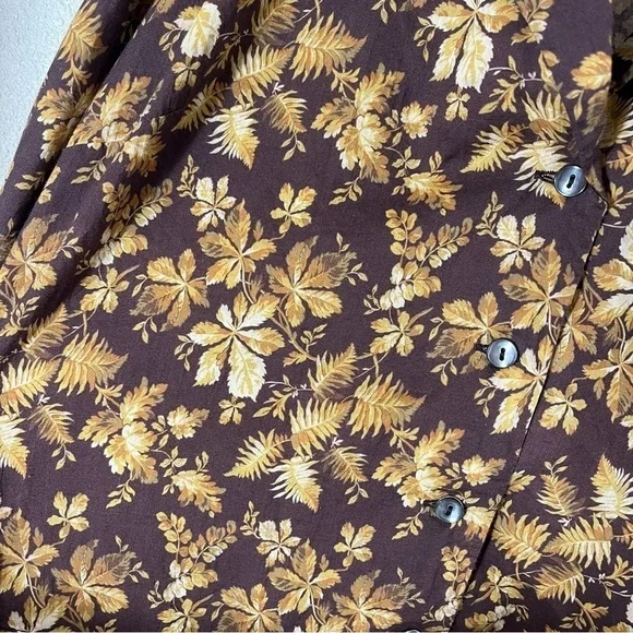 DOEN Sheila Button Down Top in Fern Grove Floral - Picture 7 of 10